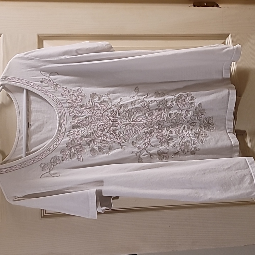 Womens plus size top 2X